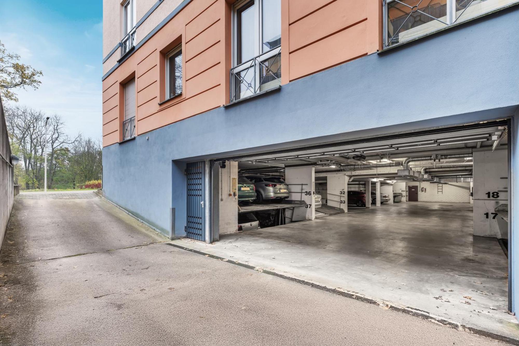 Edler Wohnraum Schwanenteich-Oase Mit Balkon, Kaffeevollautomat, Lift & Parkplatz Daire Zwickau Dış mekan fotoğraf